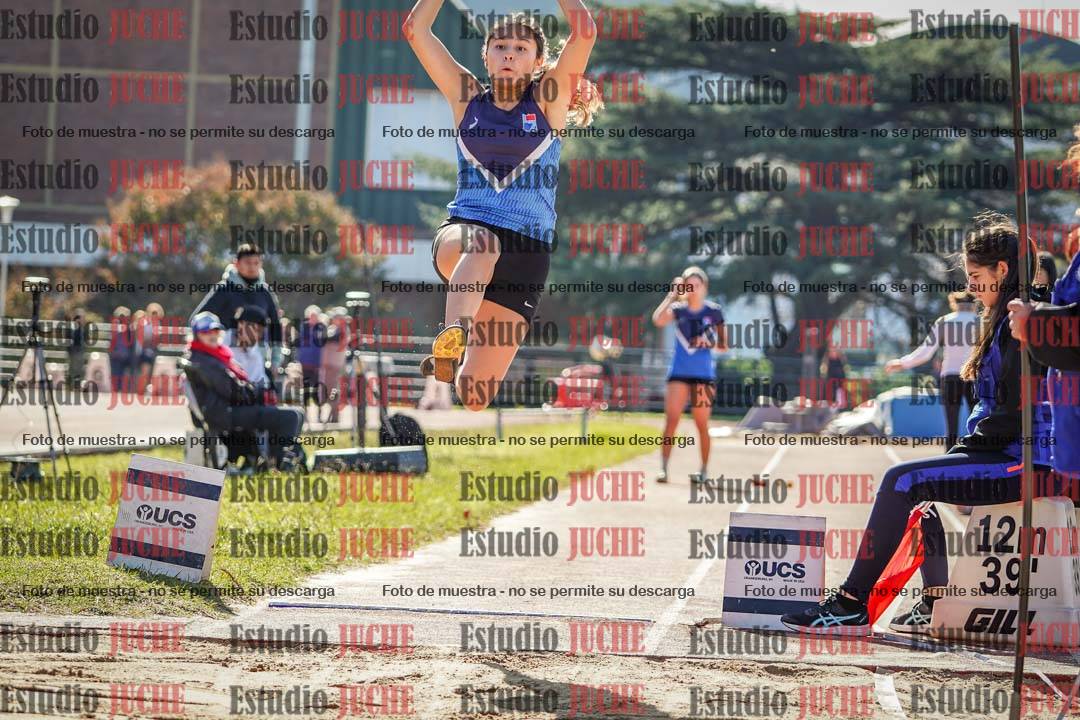 Fotos del salto en largo de mujeres