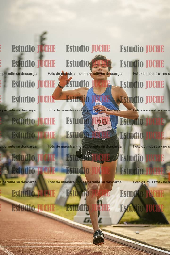 Fotos de los 3000 m con obstáculos de varones