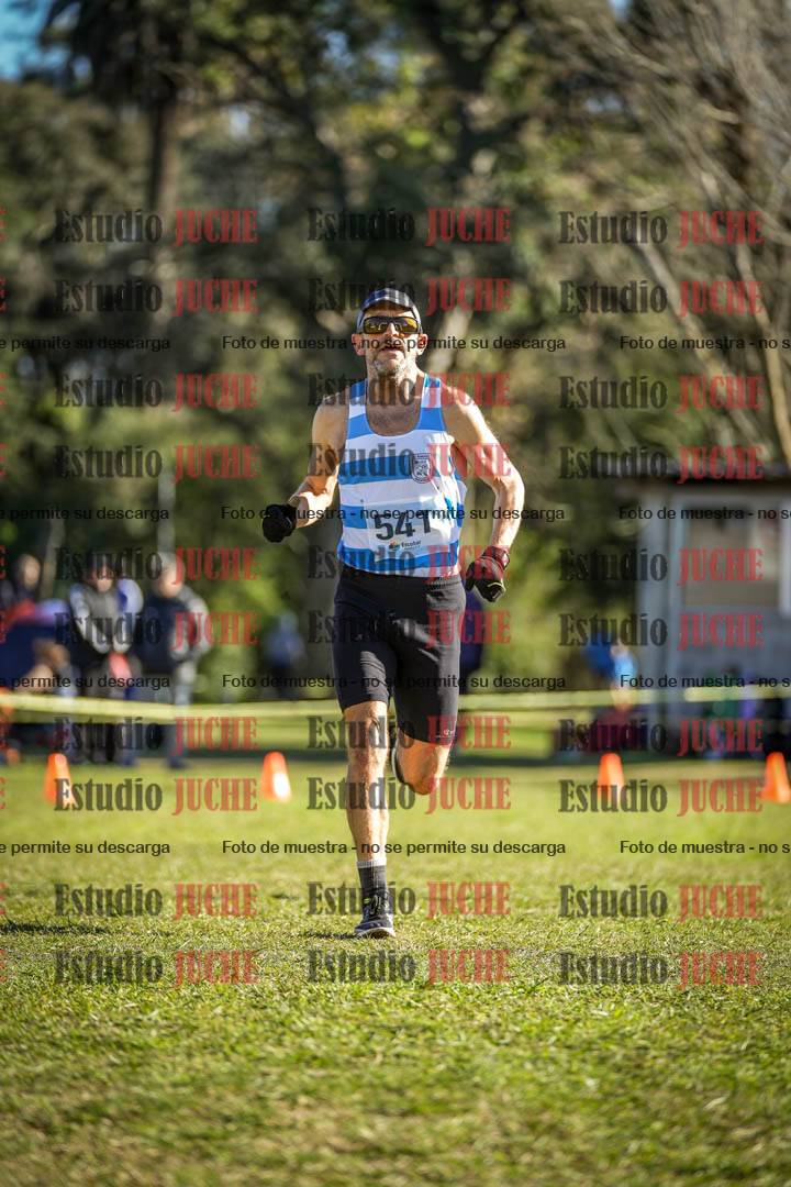 Fotos de la llegada del cross de 4000 m - varones