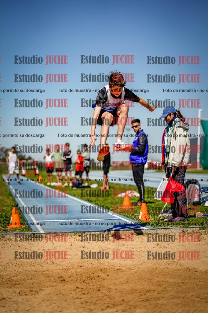 Fotos del salto en largo de varones - U15
