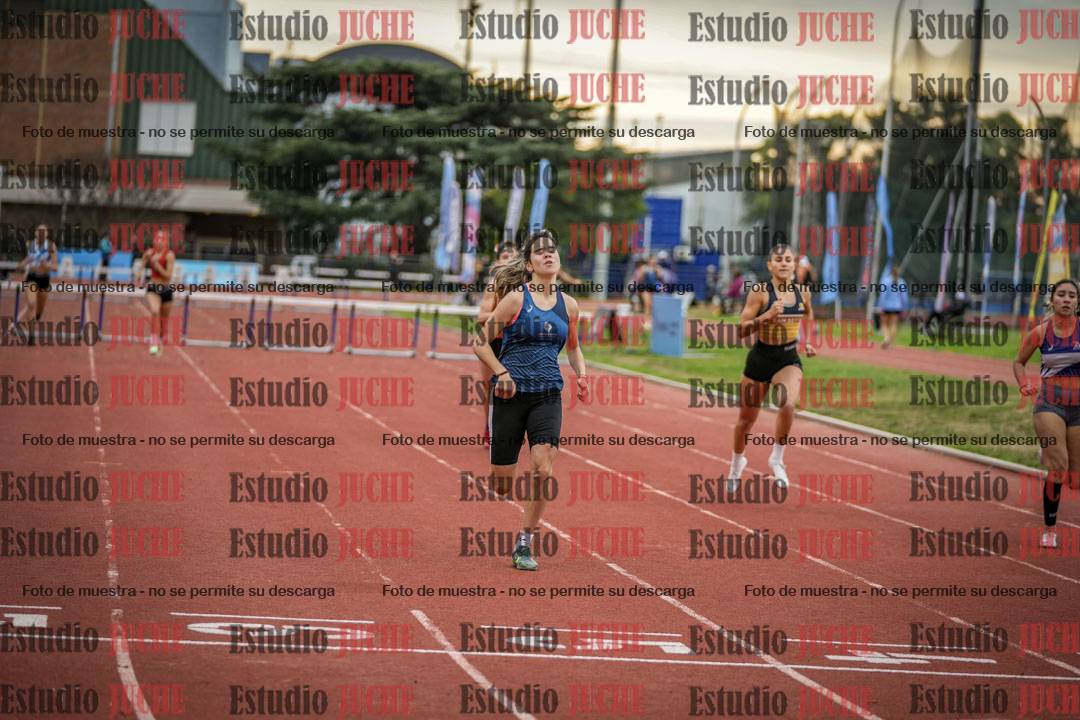 Fotos de los 400 m con vallas de mujeres