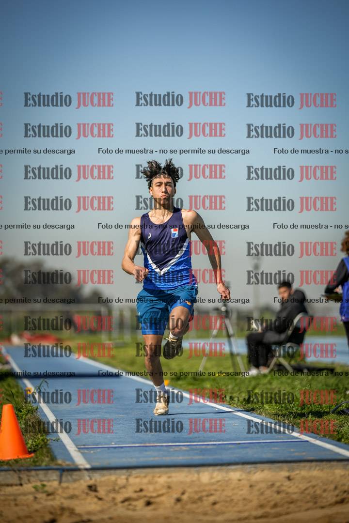 Fotos del salto en largo de varones