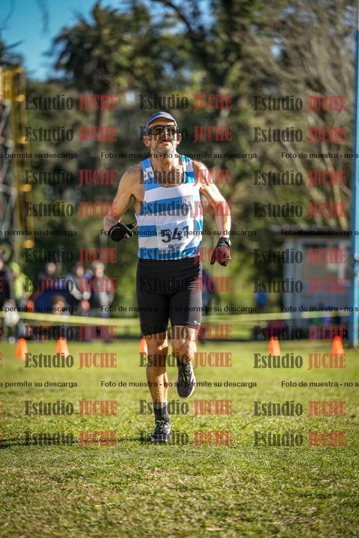 Fotos de la llegada del cross de 4000 m - varones