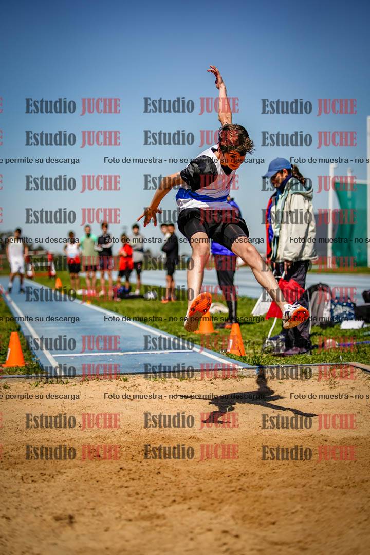 Fotos del salto en largo de varones - U15