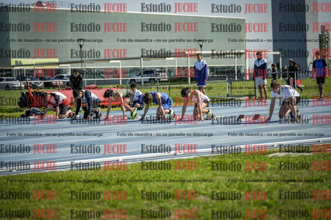 Fotos de los 100 m llanos de varones - U17