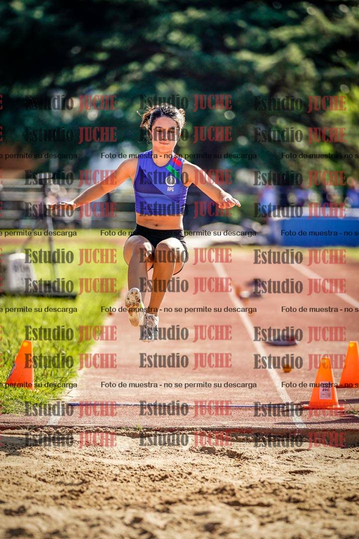 Fotos del salto en largo de mujeres