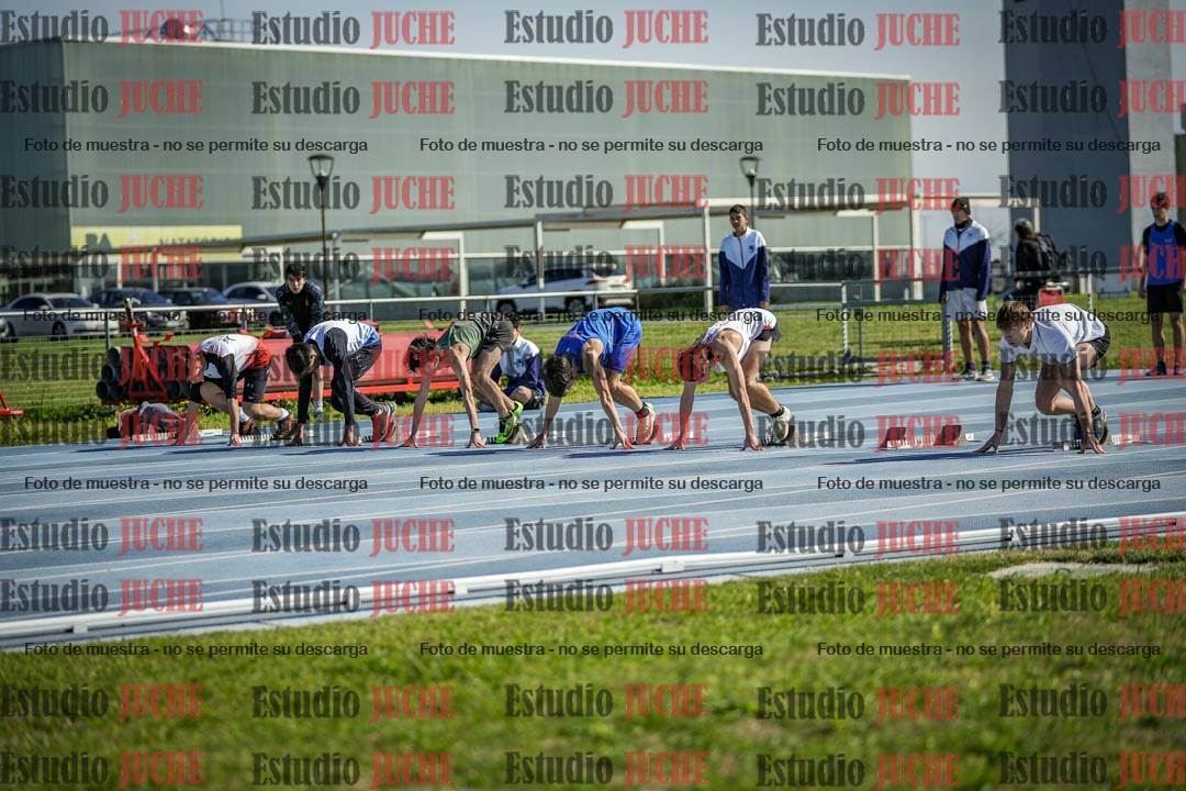 Fotos de los 100 m llanos de varones - U17