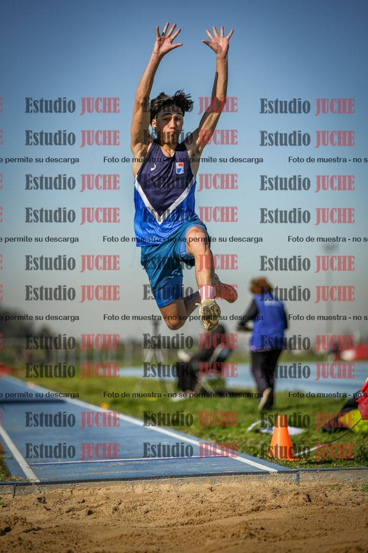 Fotos del salto en largo de varones
