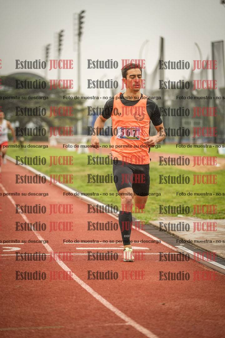 Fotos de los 800 m llanos de varones