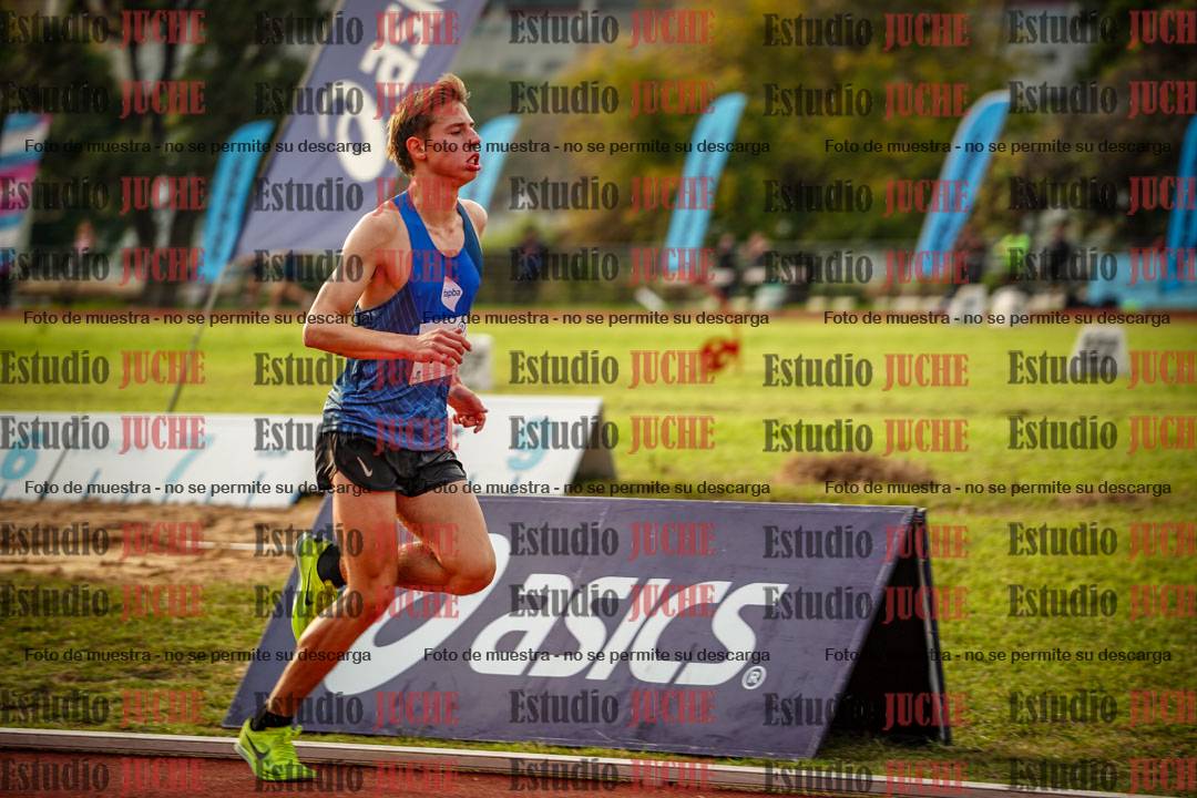 Fotos de los 3000 m con obstáculos de varones