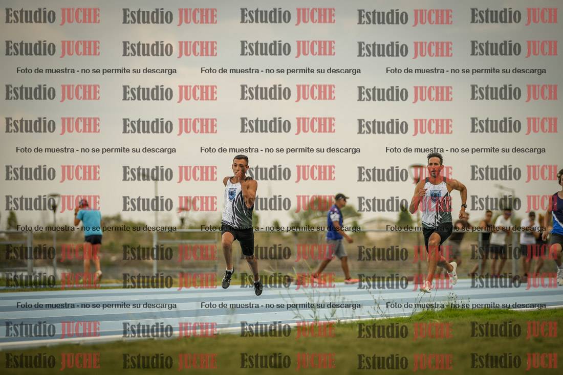 Fotos de los 300 m llanos de varones