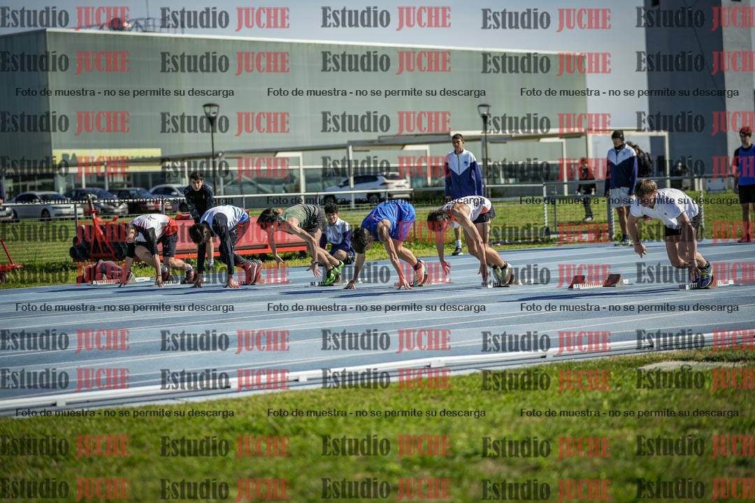 Fotos de los 100 m llanos de varones - U17
