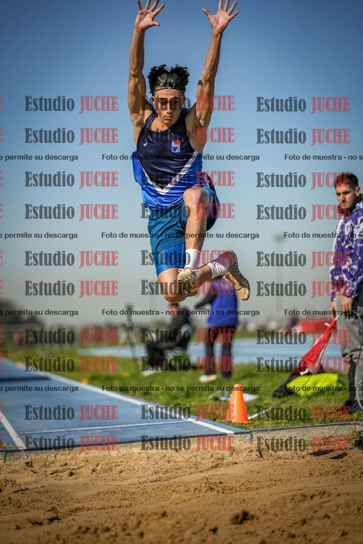 Fotos del salto en largo de varones