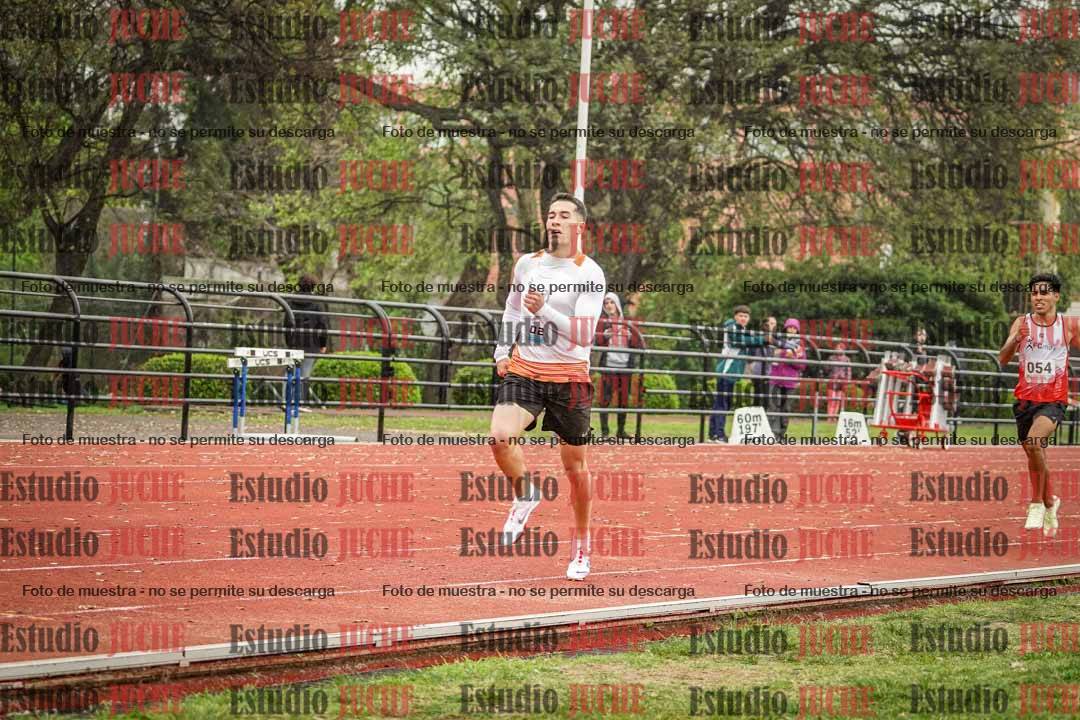 Fotos de los 800 m llanos de varones