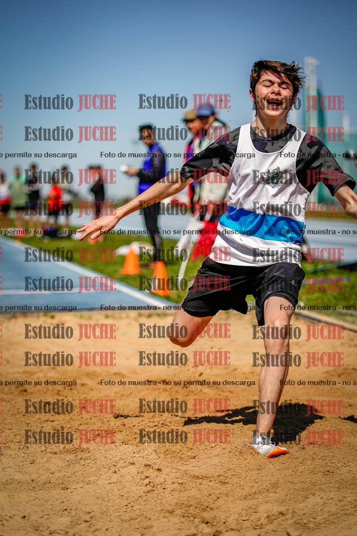 Fotos del salto en largo de varones - U15