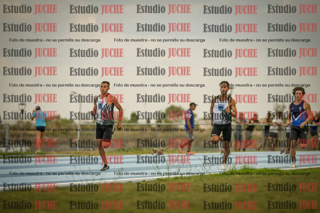 Fotos de los 300 m llanos de varones
