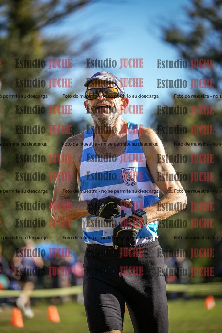 Fotos de la llegada del cross de 4000 m - varones