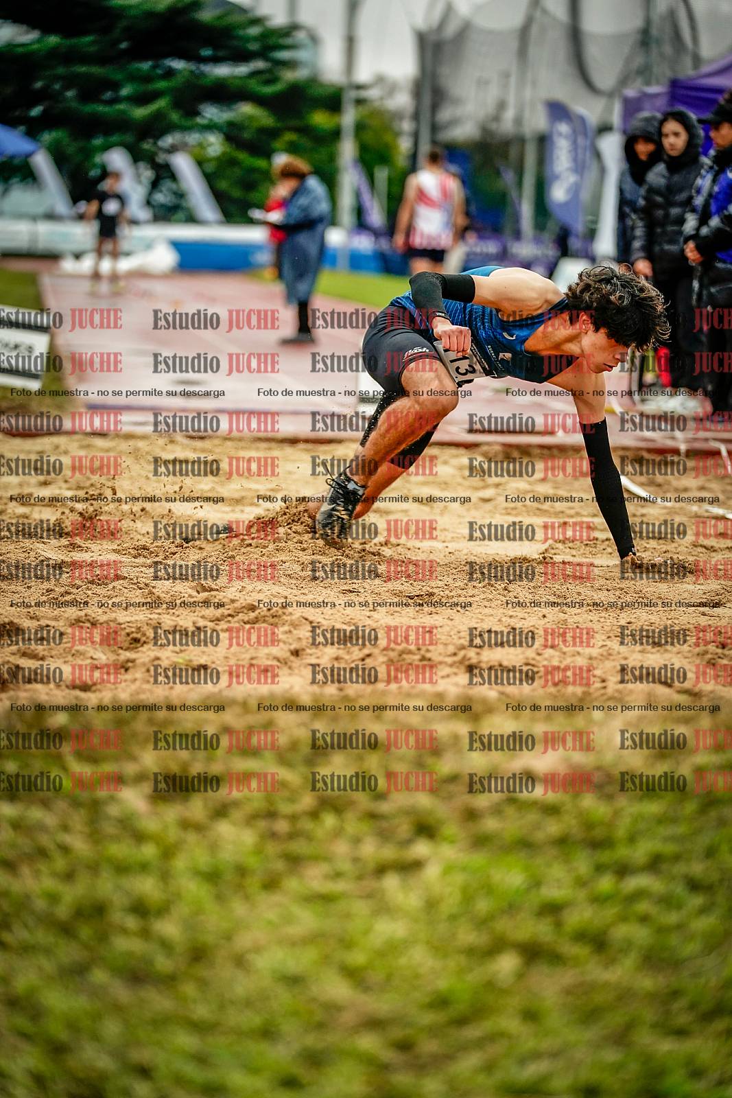 Fotos del salto en largo de varones
