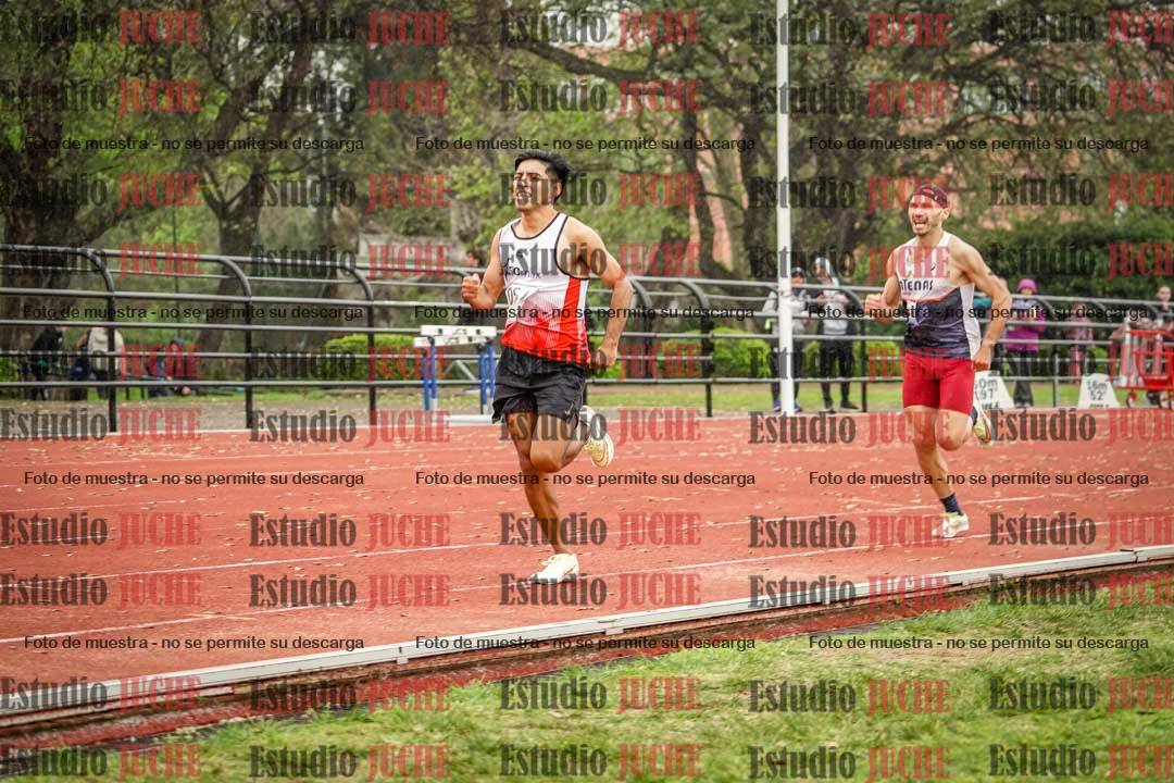 Fotos de los 800 m llanos de varones