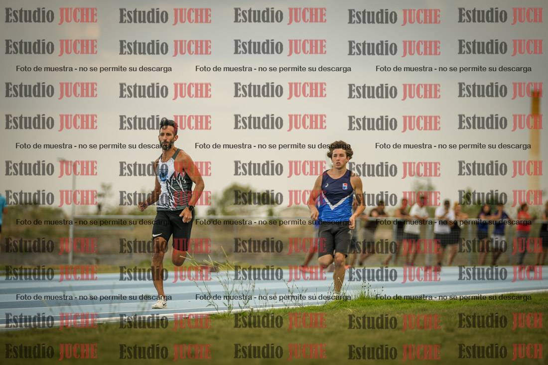 Fotos de los 300 m llanos de varones
