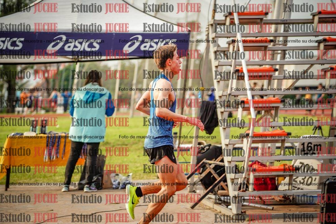 Fotos de los 3000 m con obstáculos de varones