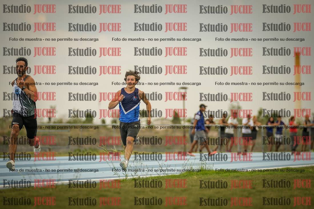 Fotos de los 300 m llanos de varones