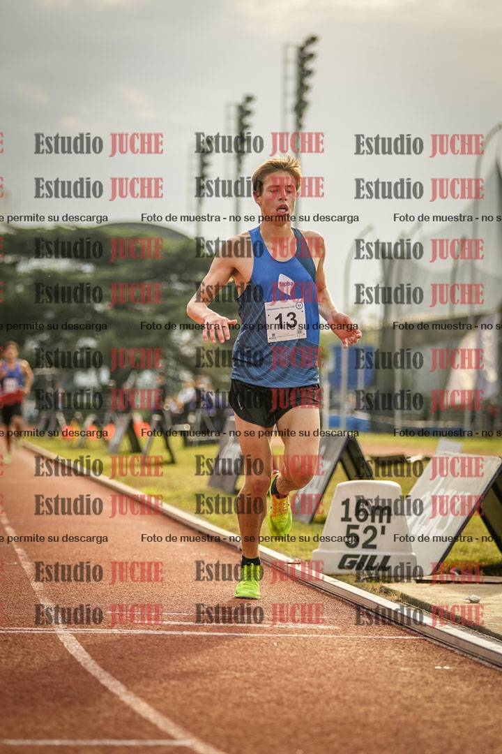 Fotos de los 3000 m con obstáculos de varones