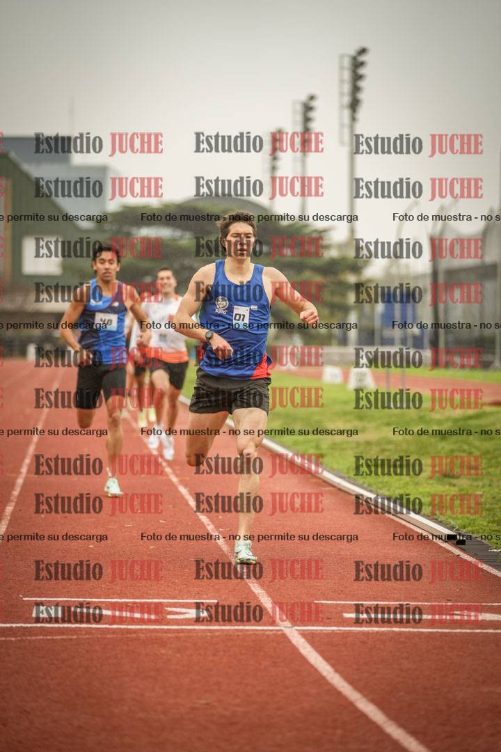 Fotos de los 800 m llanos de varones
