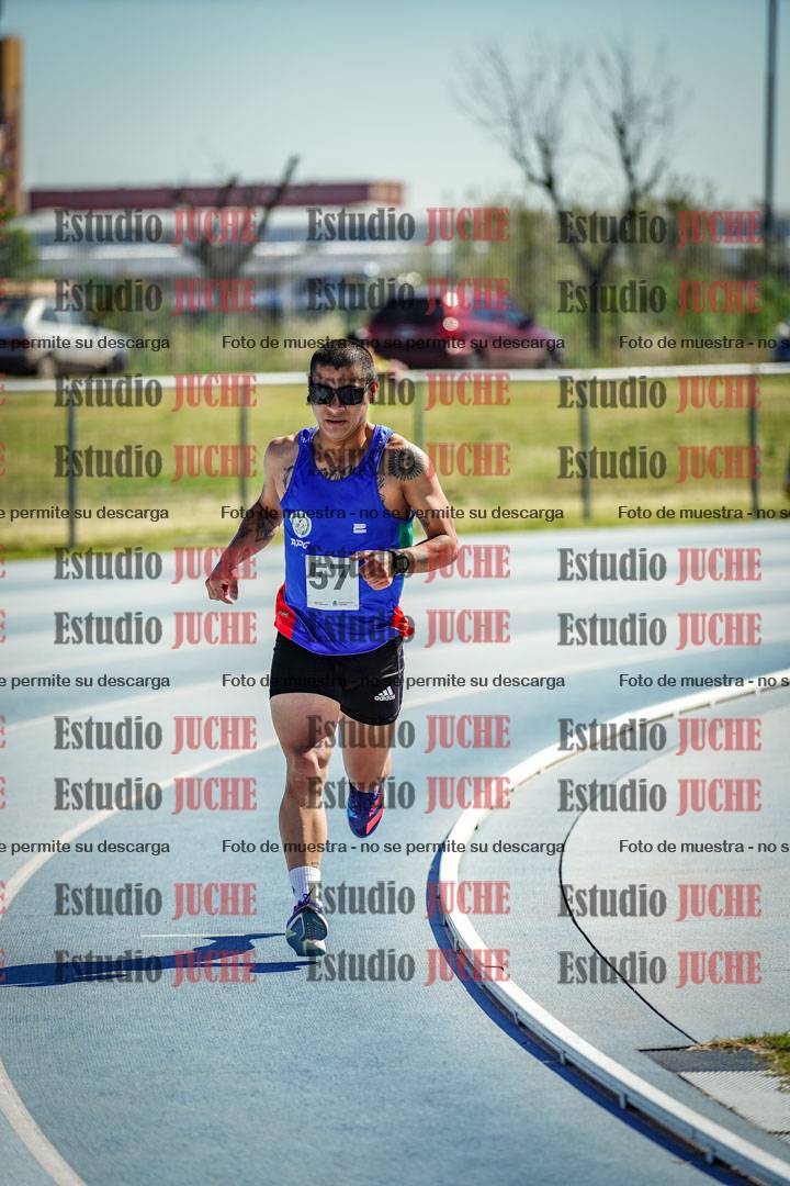 Fotos de los 5000 m de mujeres y varones - serie 2