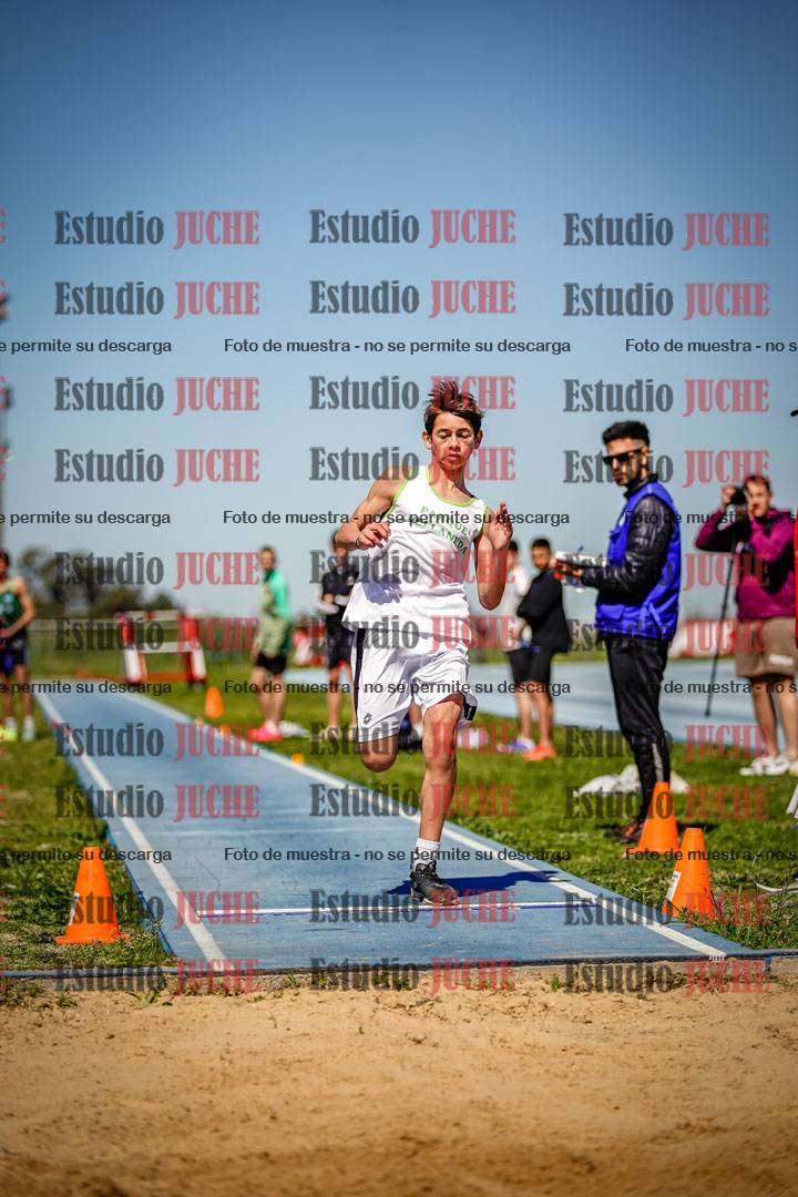 Fotos del salto en largo de varones - U15