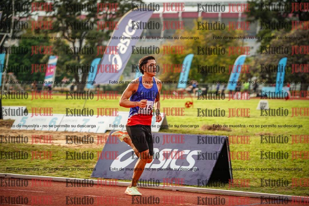 Fotos de los 3000 m con obstáculos de varones