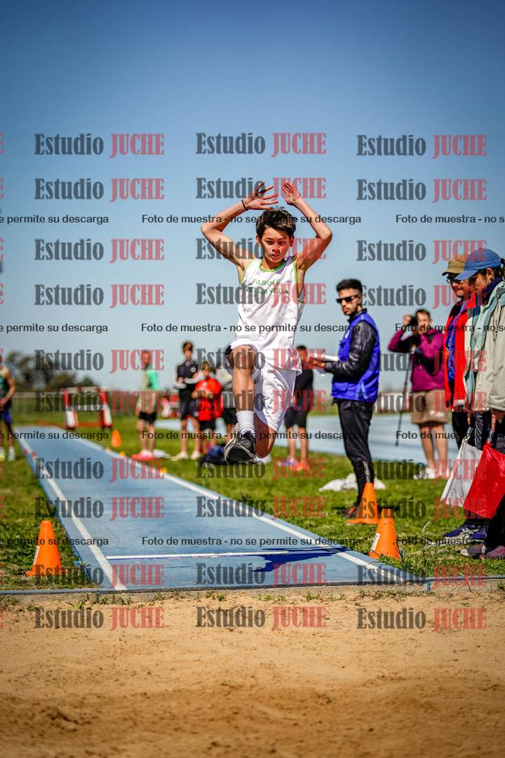 Fotos del salto en largo de varones - U15