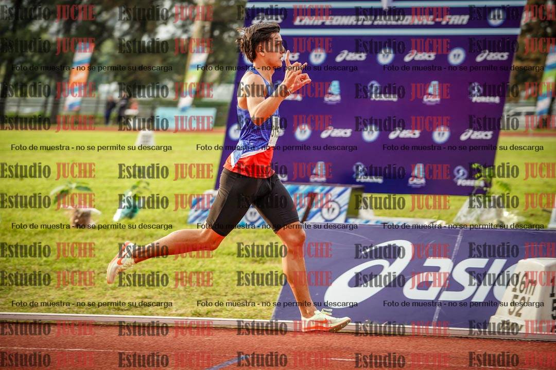Fotos de los 3000 m con obstáculos de varones