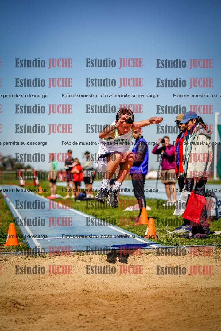 Fotos del salto en largo de varones - U15
