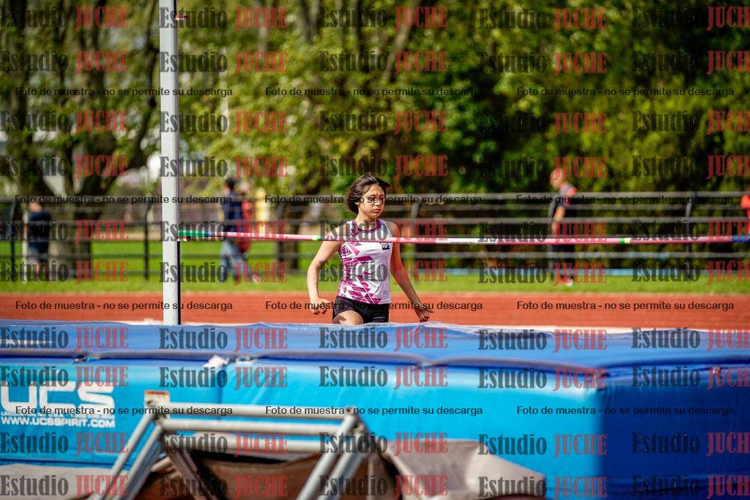 Fotos del salto en alto de mujeres - hexatlón 2