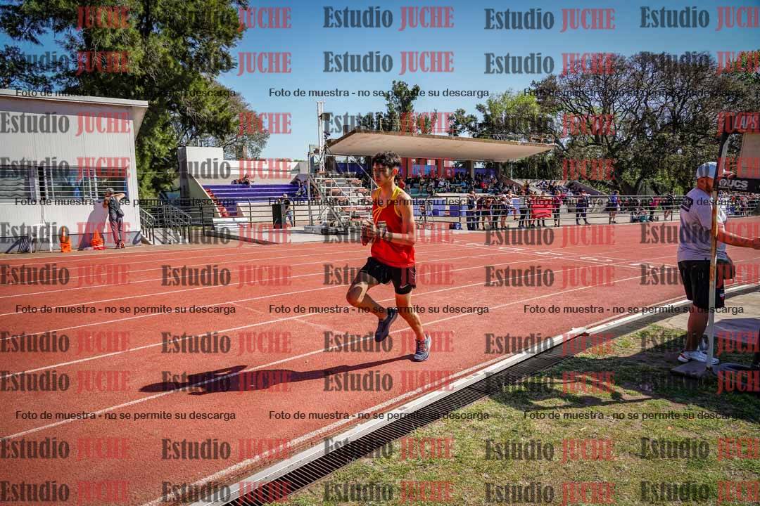 Fotos de los 2400 m de varones