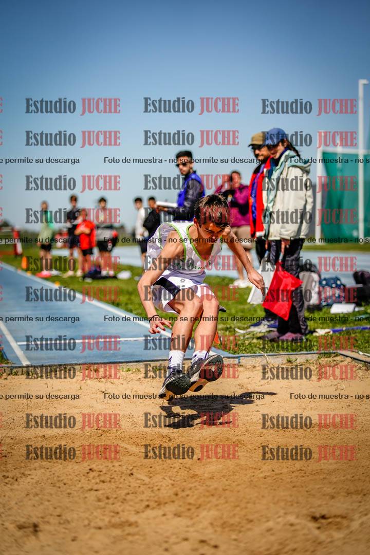 Fotos del salto en largo de varones - U15