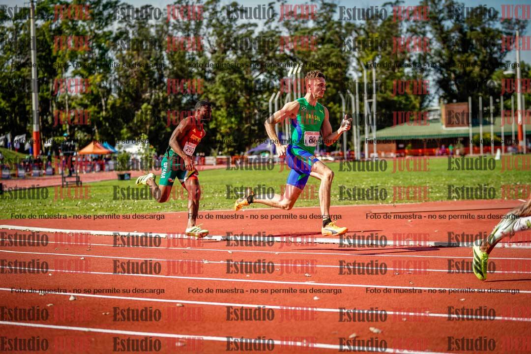 Fotos de los 200 m llanos de varones