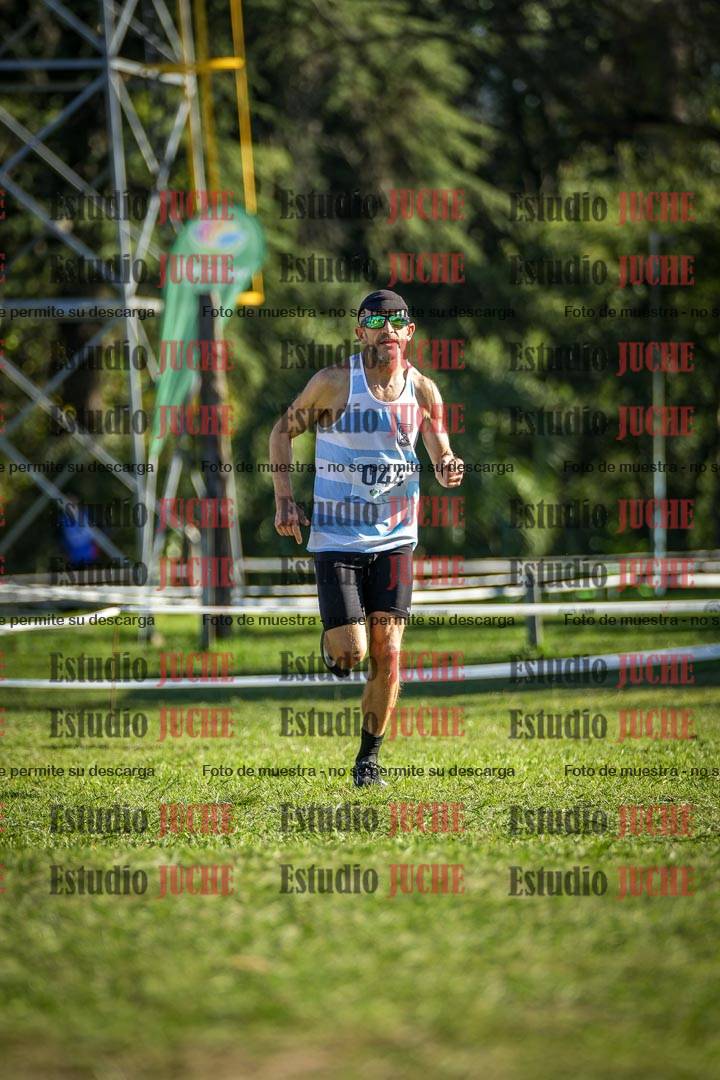Fotos de la llegada del cross de 4000 m - varones