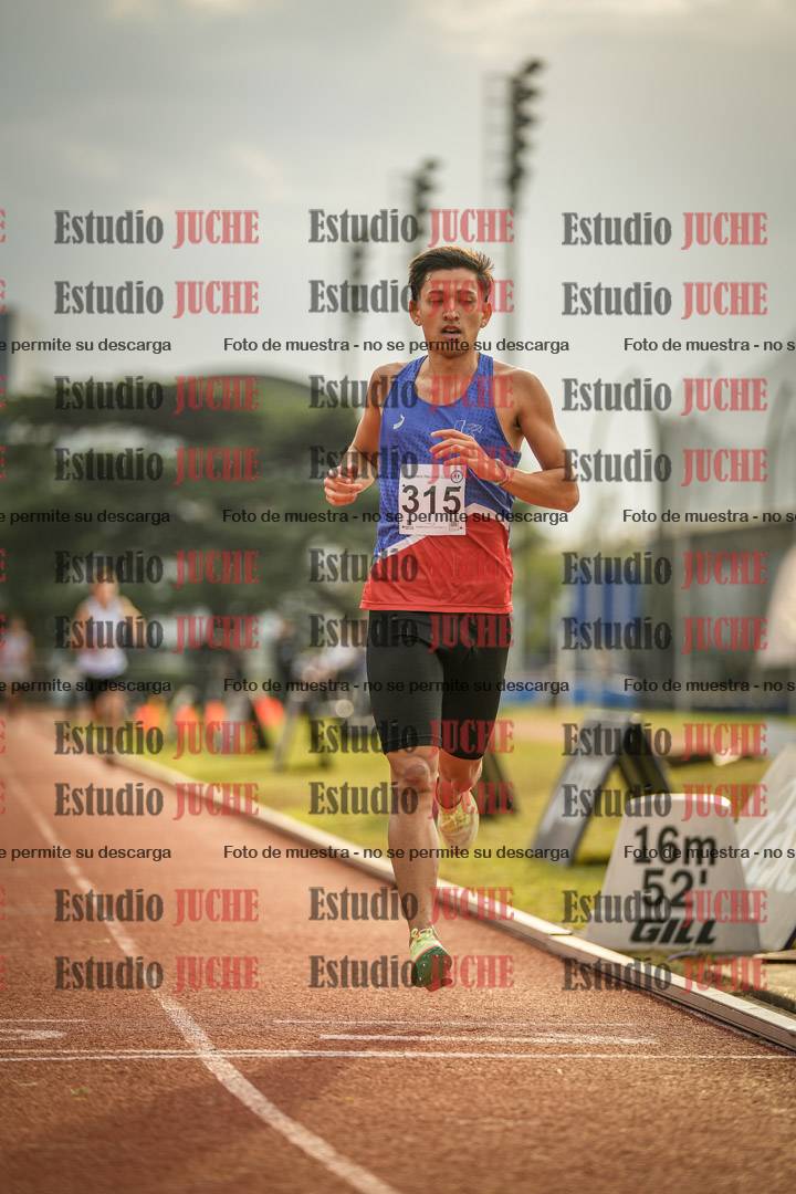 Fotos de los 3000 m con obstáculos de varones
