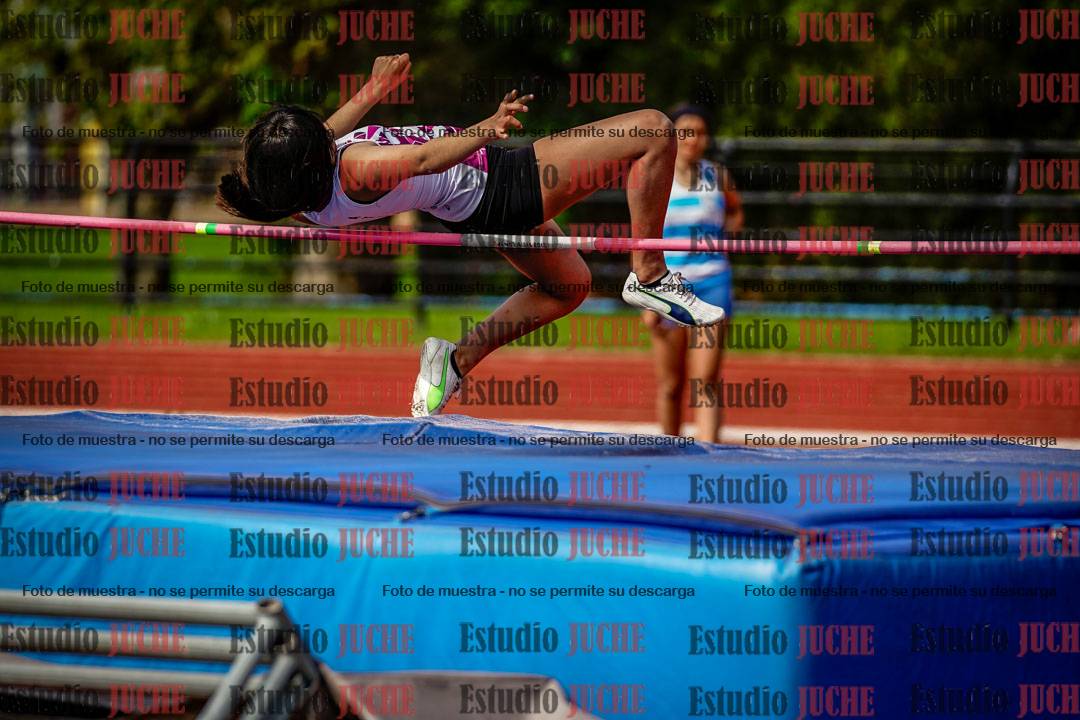 Fotos del salto en alto de mujeres - hexatlón 2