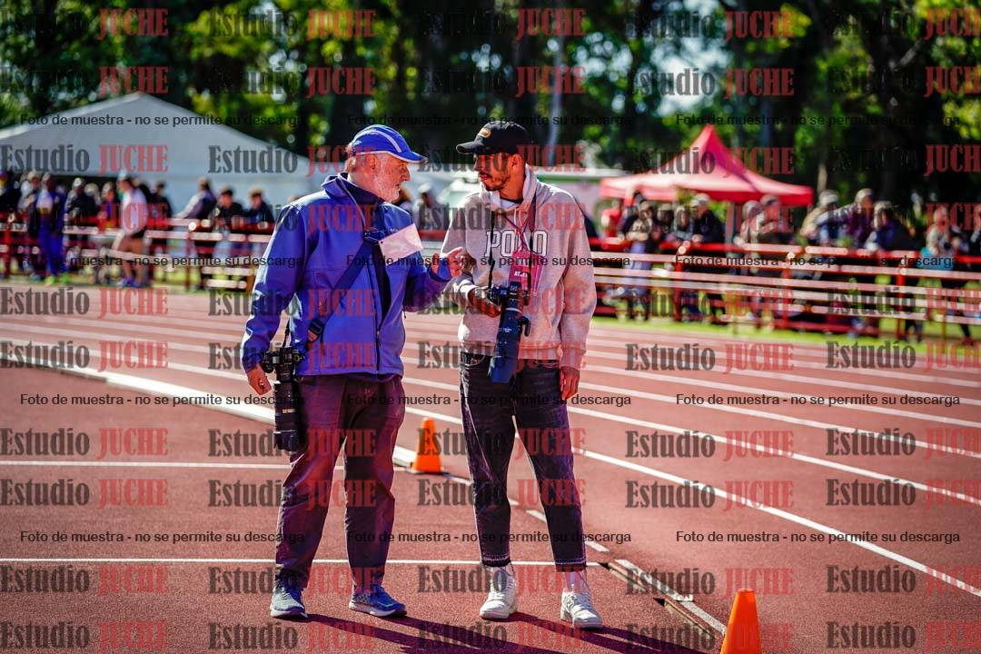 Fotos de algunos extras y podios del día 2