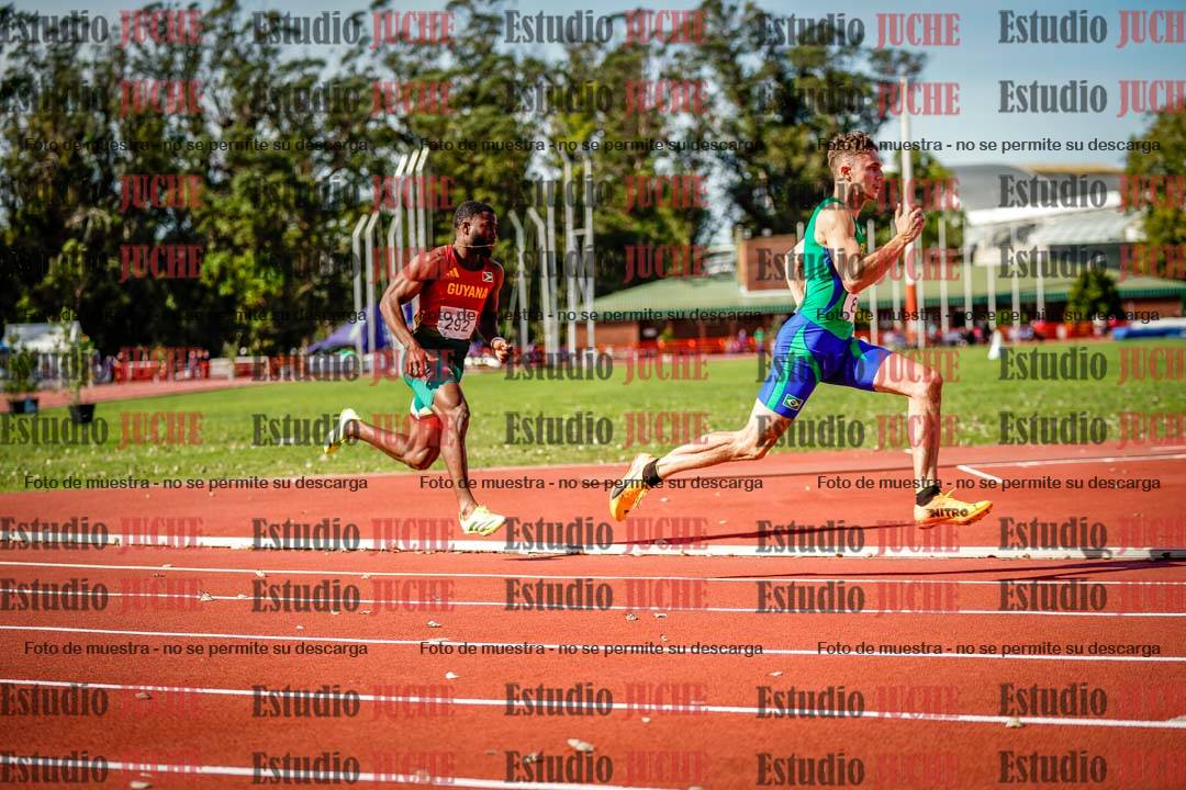 Fotos de los 200 m llanos de varones