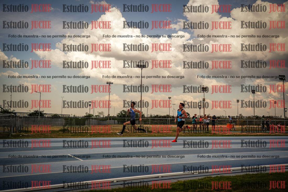 Fotos de los 300 m llanos de varones
