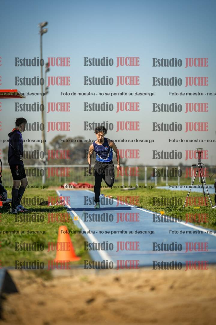 Fotos del salto en largo de varones