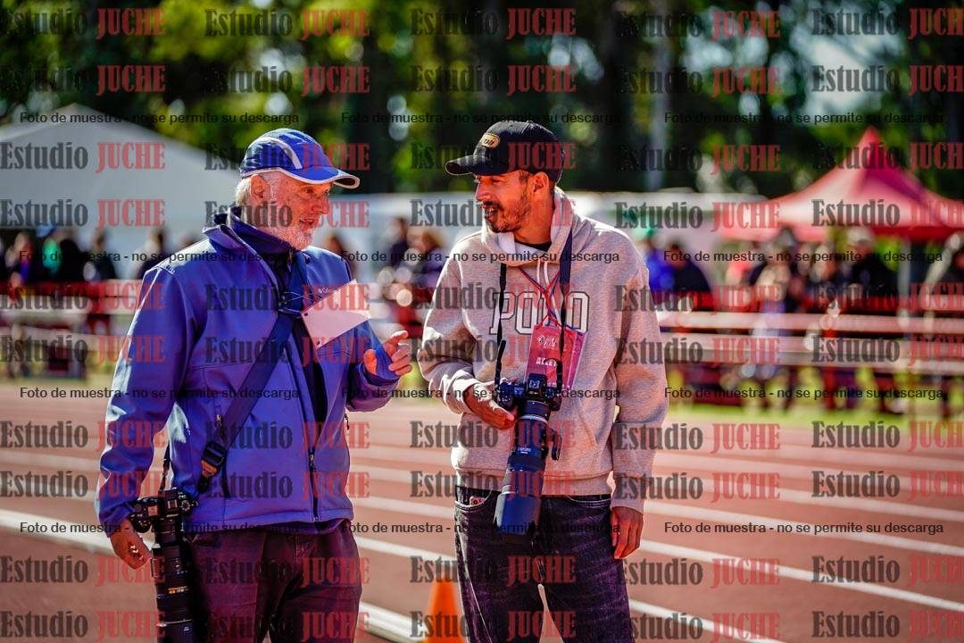 Fotos de algunos extras y podios del día 2