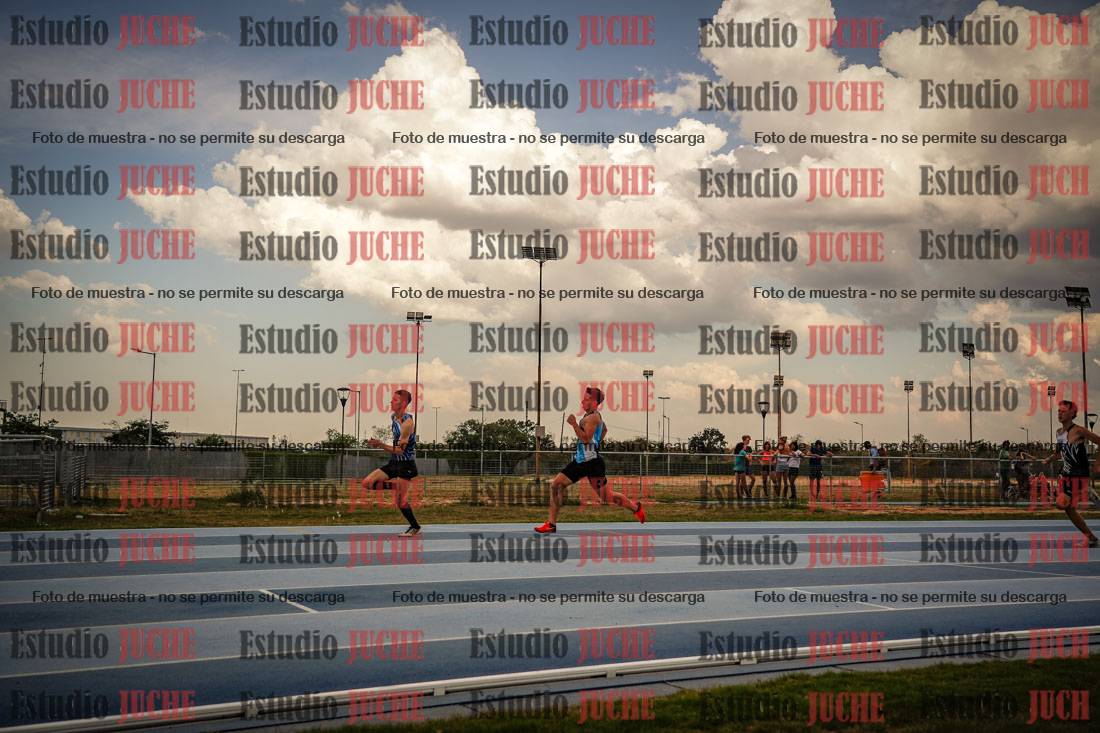 Fotos de los 300 m llanos de varones