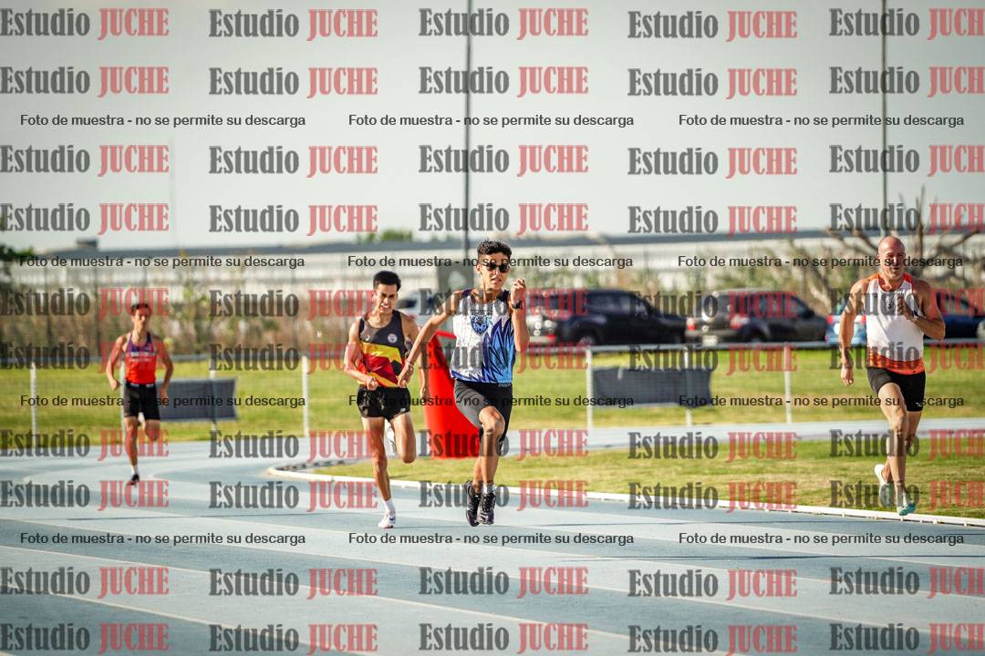 Fotos de los 400 m llanos de varones