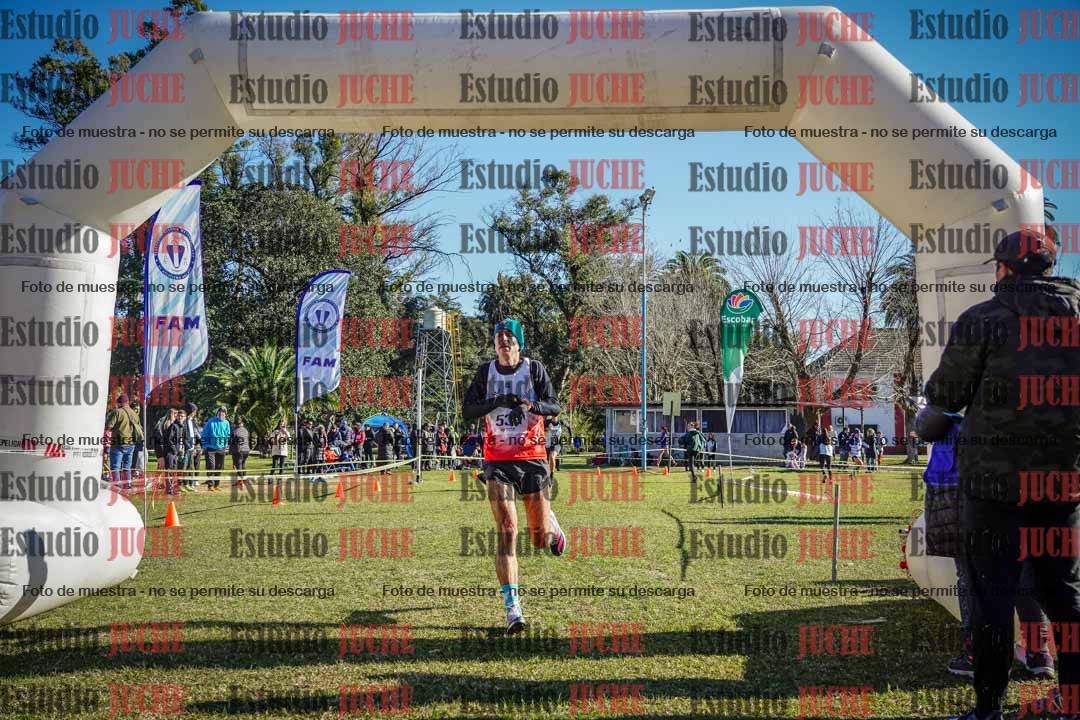 Fotos de la llegada del cross de 4000 m - varones