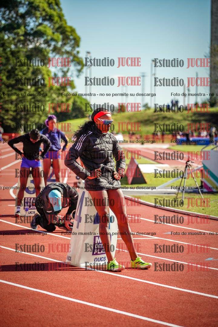 Fotos de algunos extras y podios del día 2